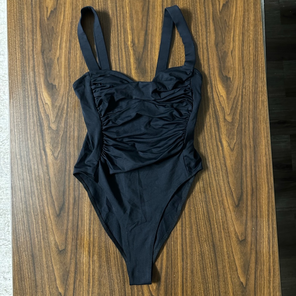 Zara Black bodysuit in Size small